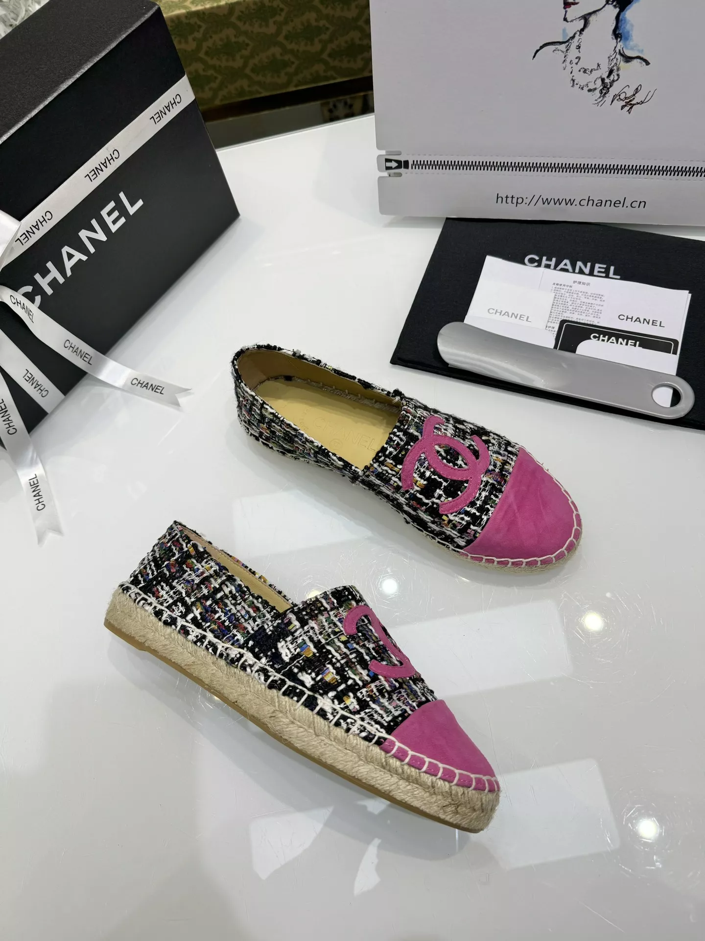 Chanel Flat Shoes For Women Sleek 891