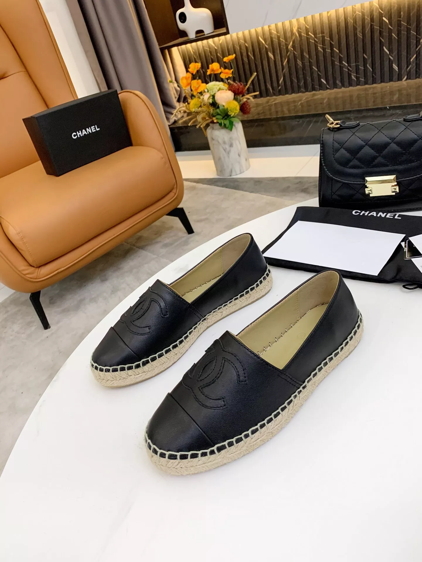 Chanel Flat Shoes For Women StreetReady 1805