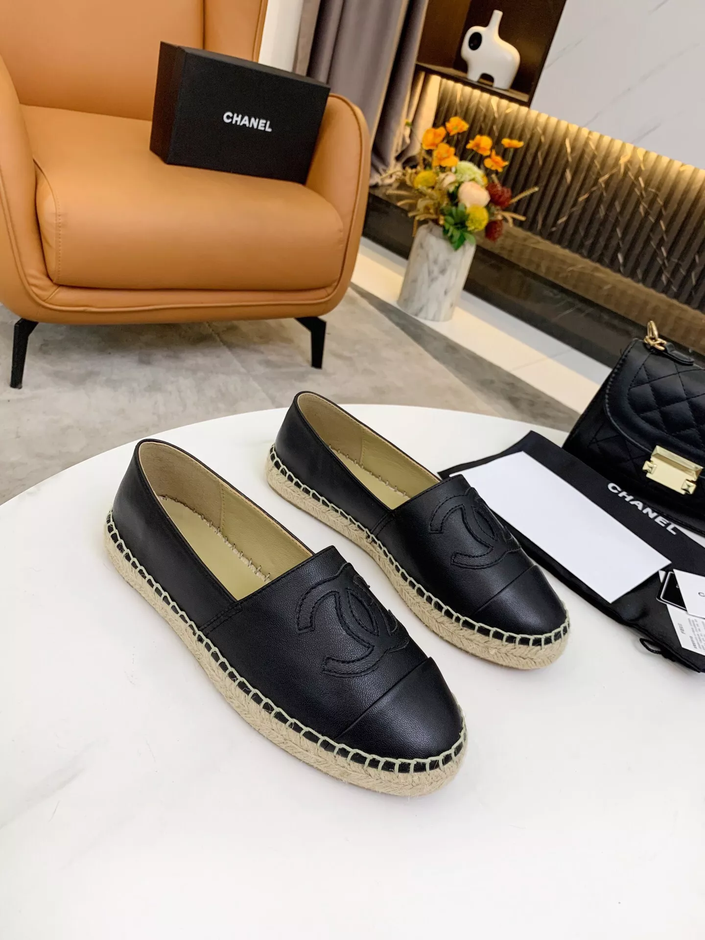 Chanel Flat Shoes For Women StreetReady 1805