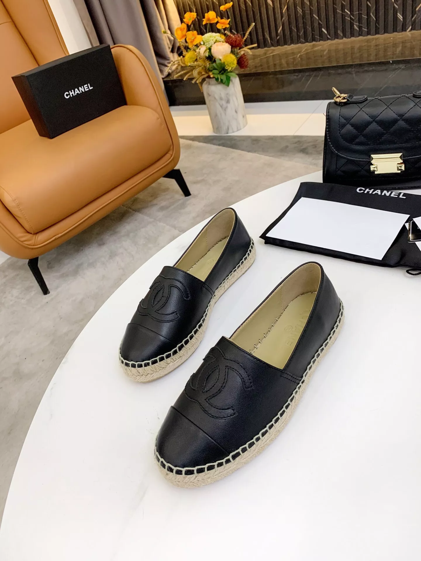 Chanel Flat Shoes For Women StreetReady 1805