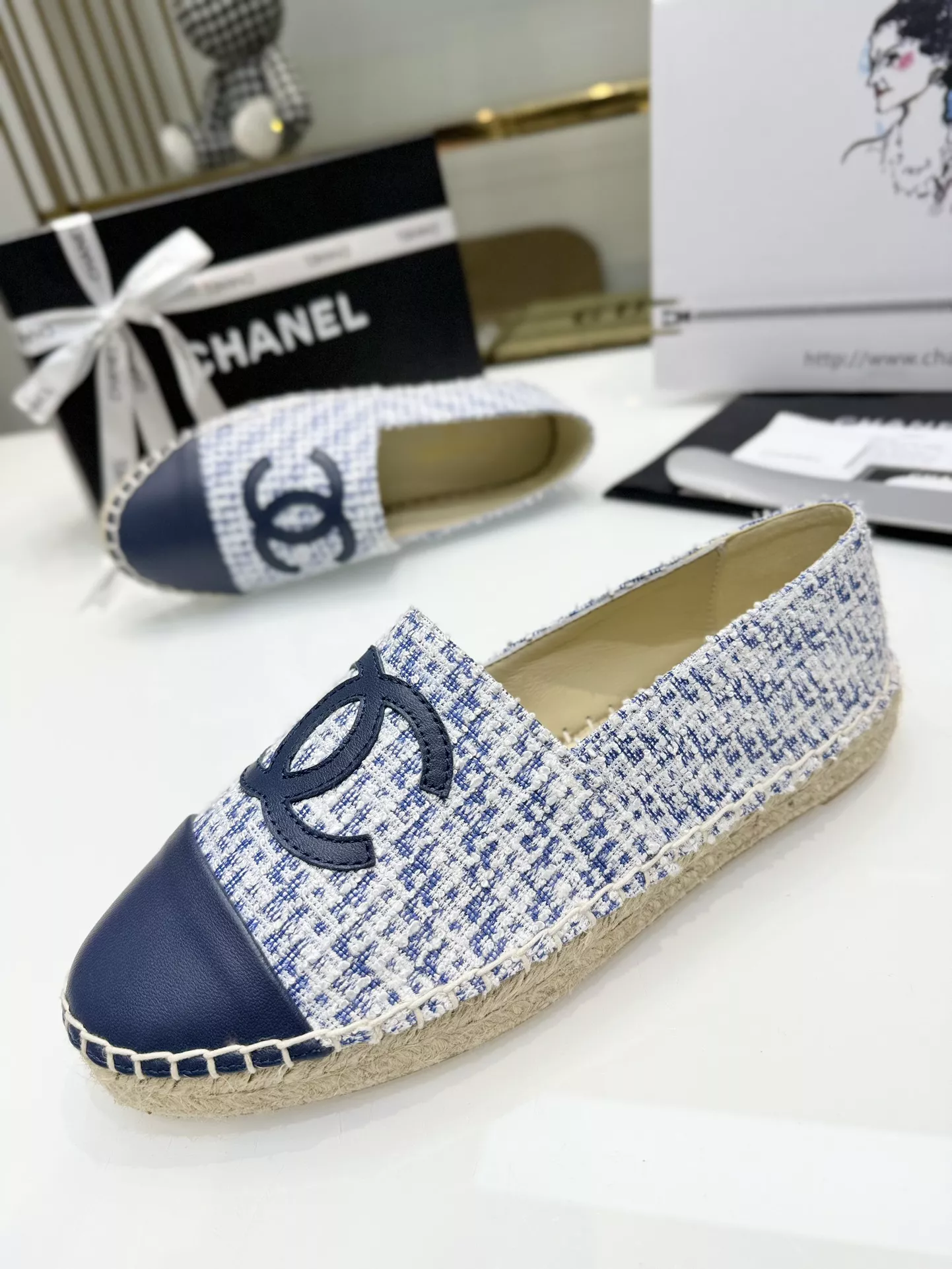 Chanel Flat Shoes For Women StreetReady 8332