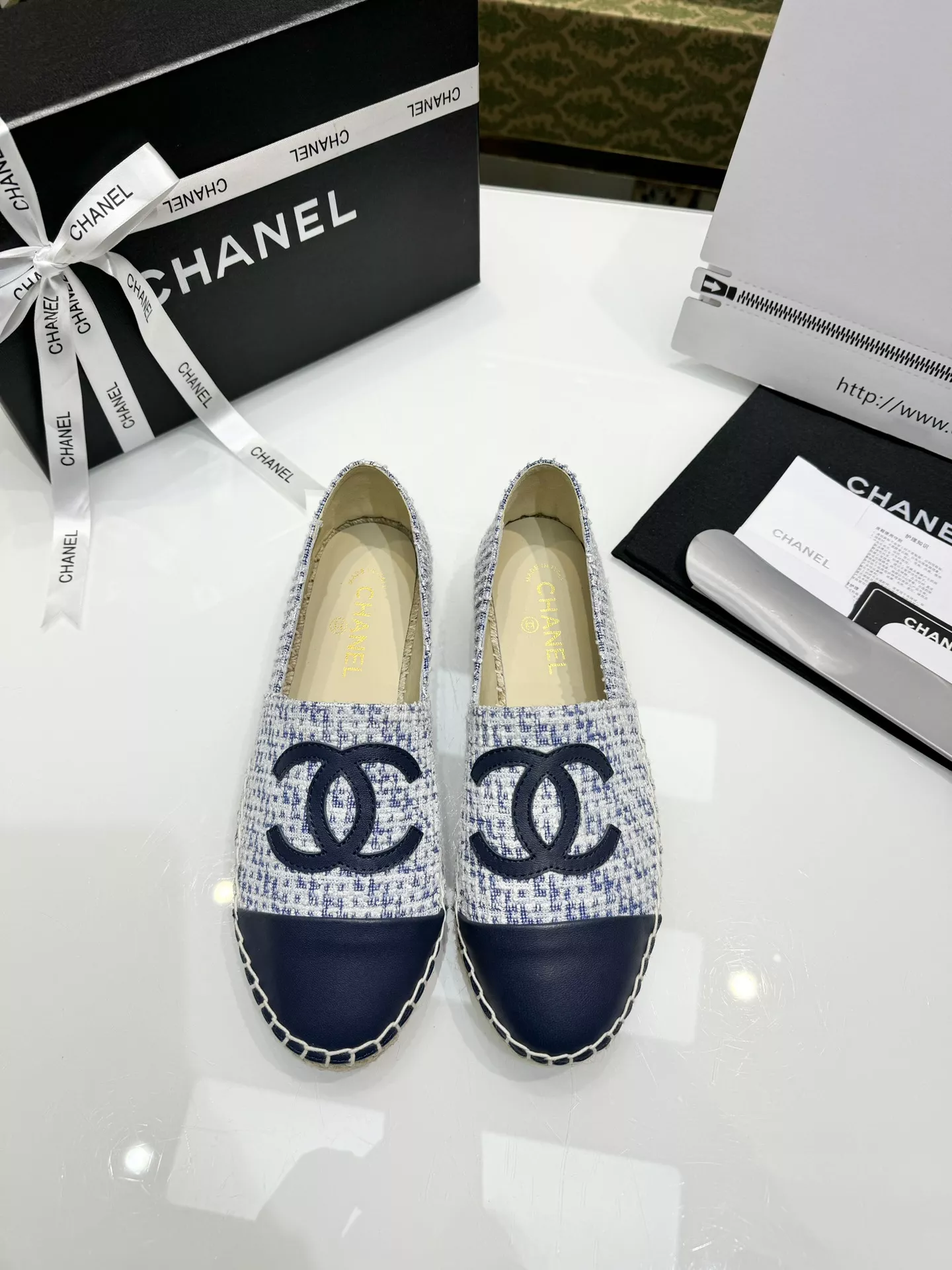 Chanel Flat Shoes For Women StreetReady 8332