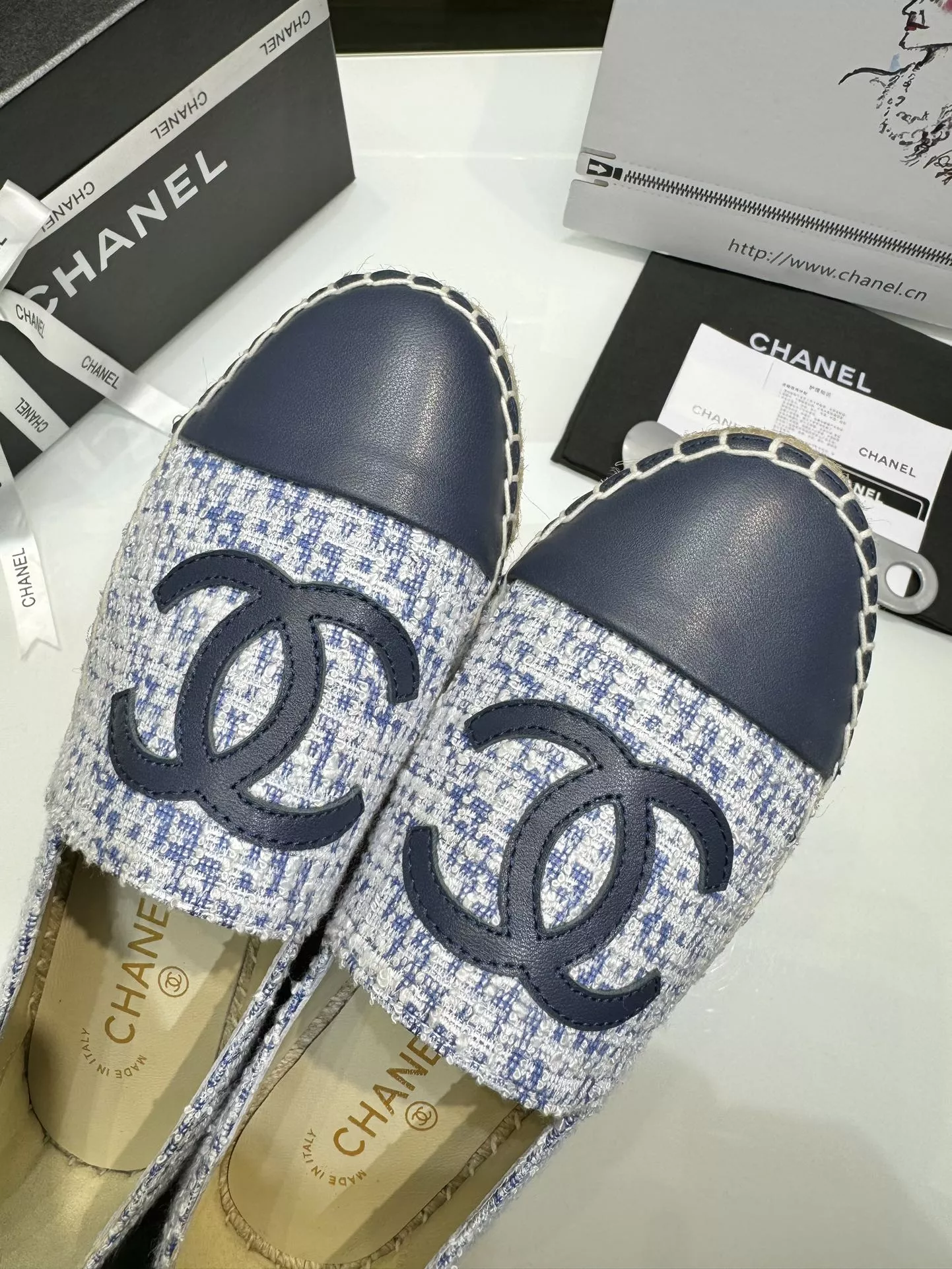 Chanel Flat Shoes For Women StreetReady 8332