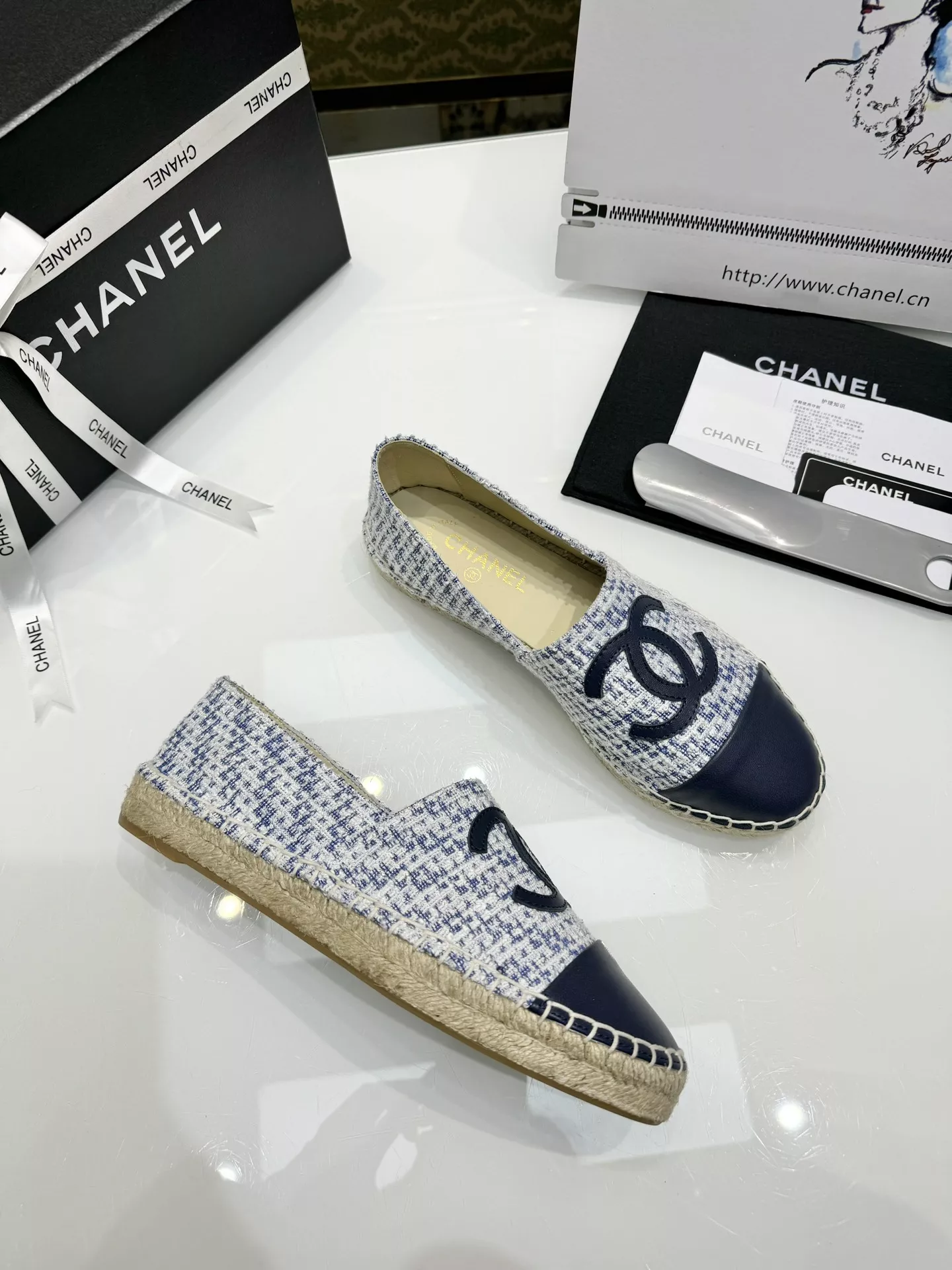 Chanel Flat Shoes For Women StreetReady 8332