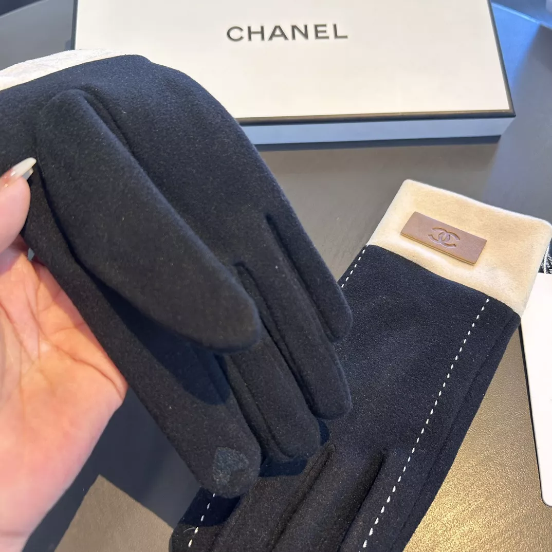 Chanel Gloves Comfortable 2252