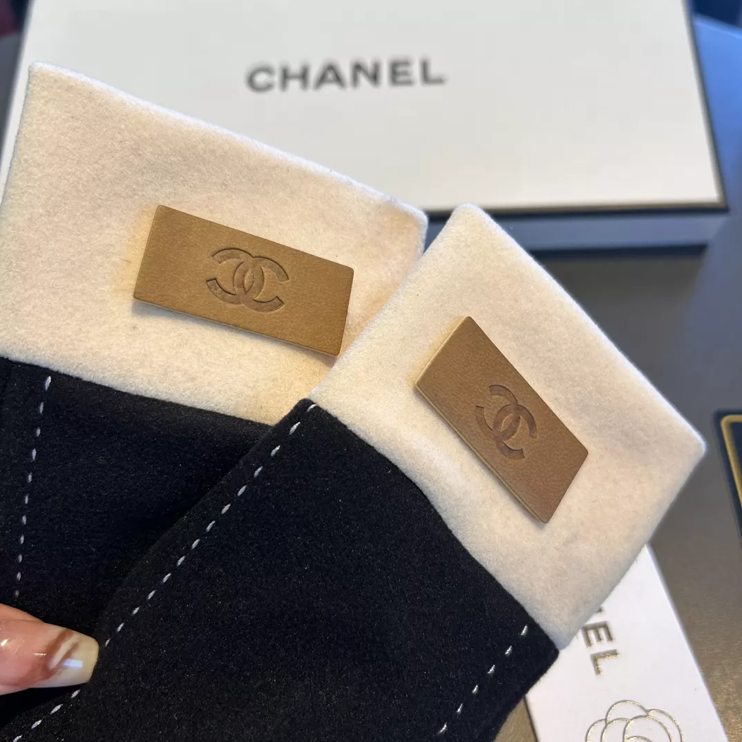 Chanel Gloves Comfortable 2252