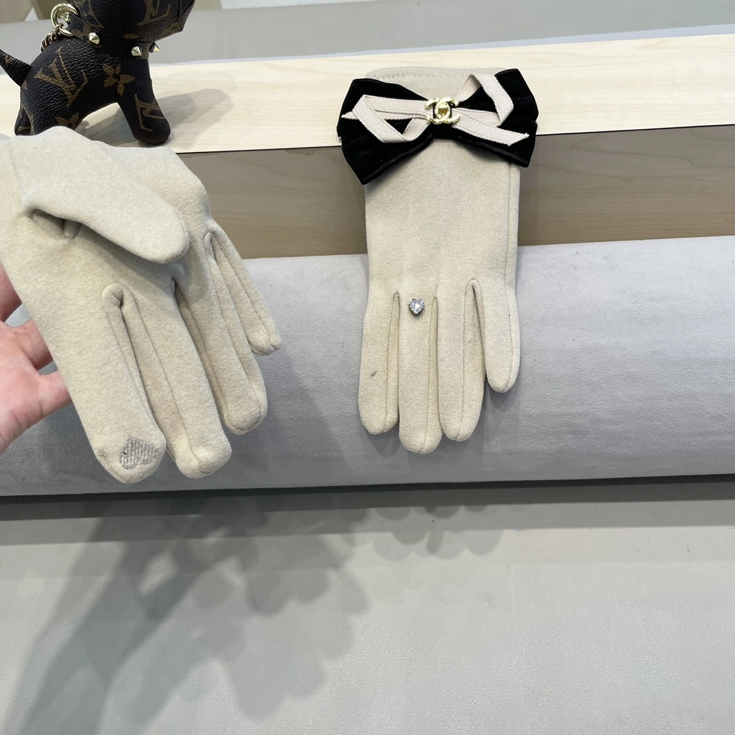 Chanel Gloves Cozy 522