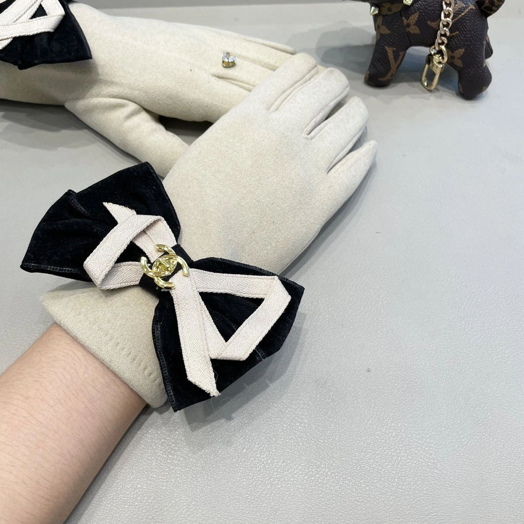 Chanel Gloves Cozy 522