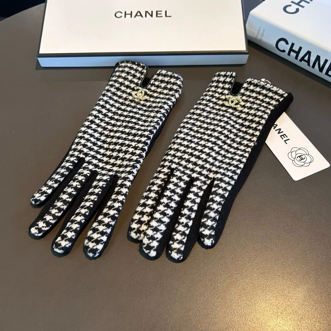 Chanel Gloves Durable 1965