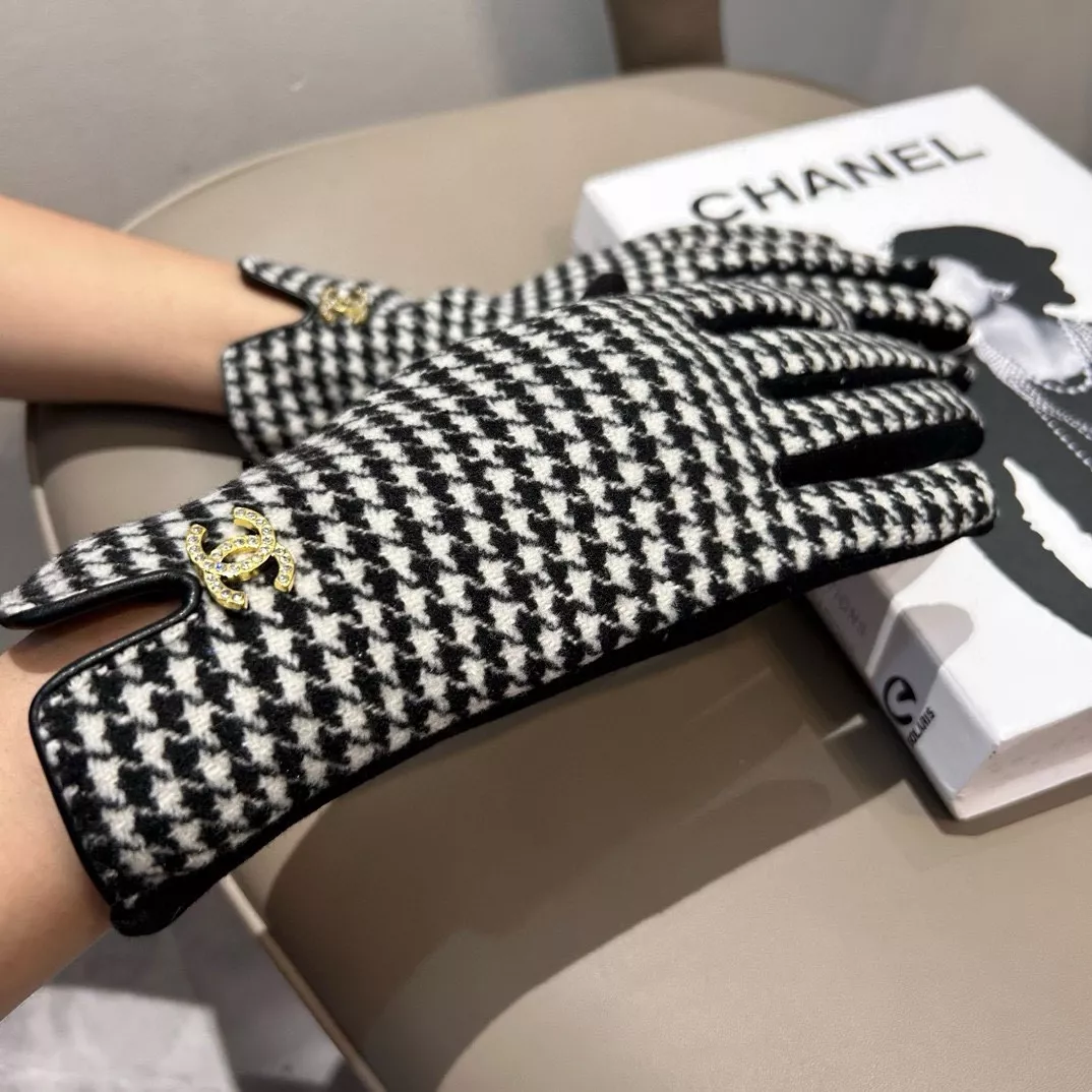 Chanel Gloves Durable 1965