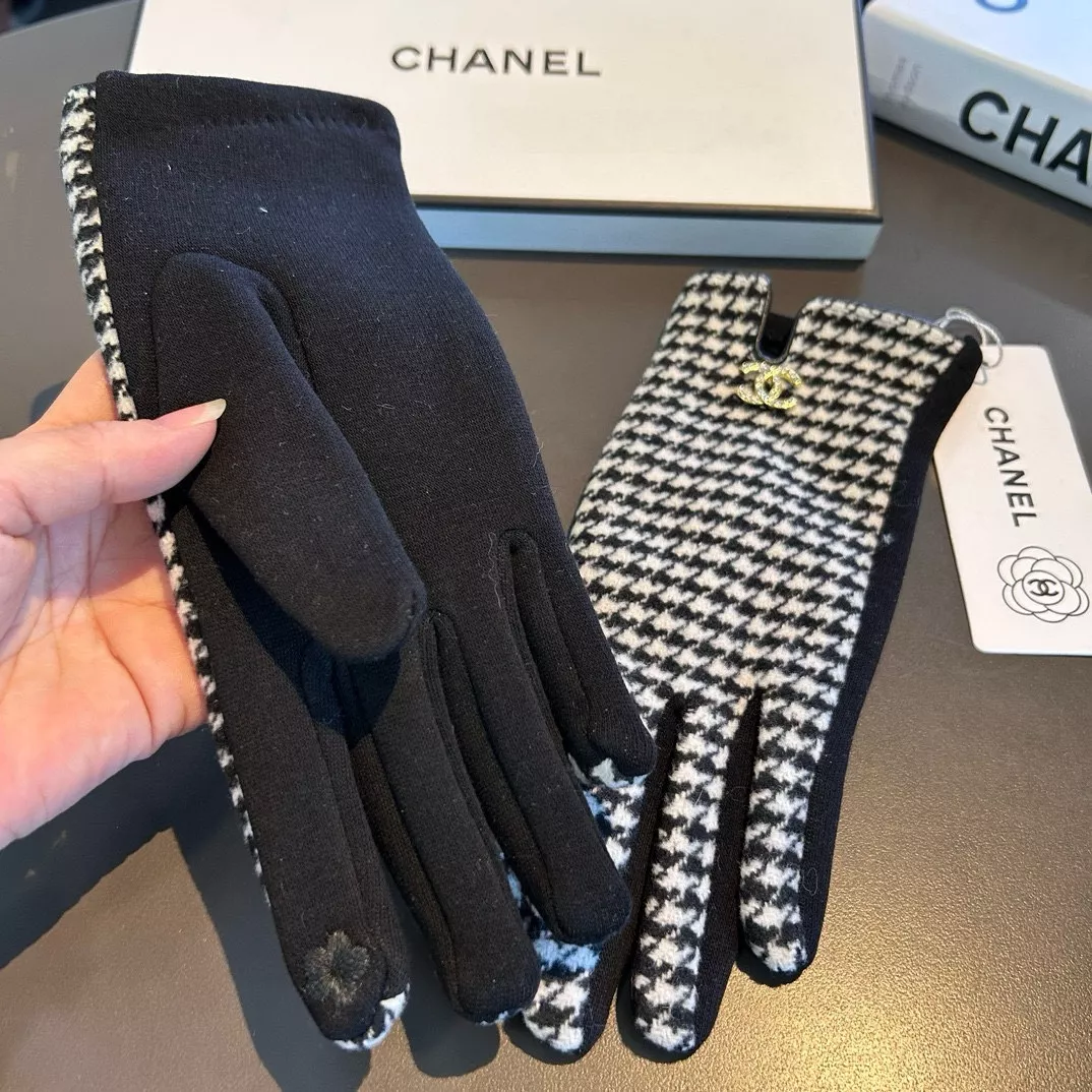 Chanel Gloves Durable 1965
