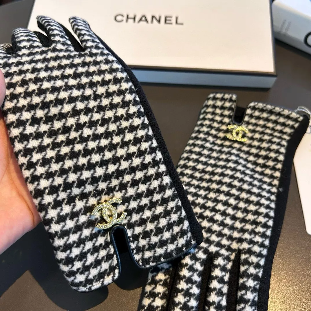 Chanel Gloves Durable 1965