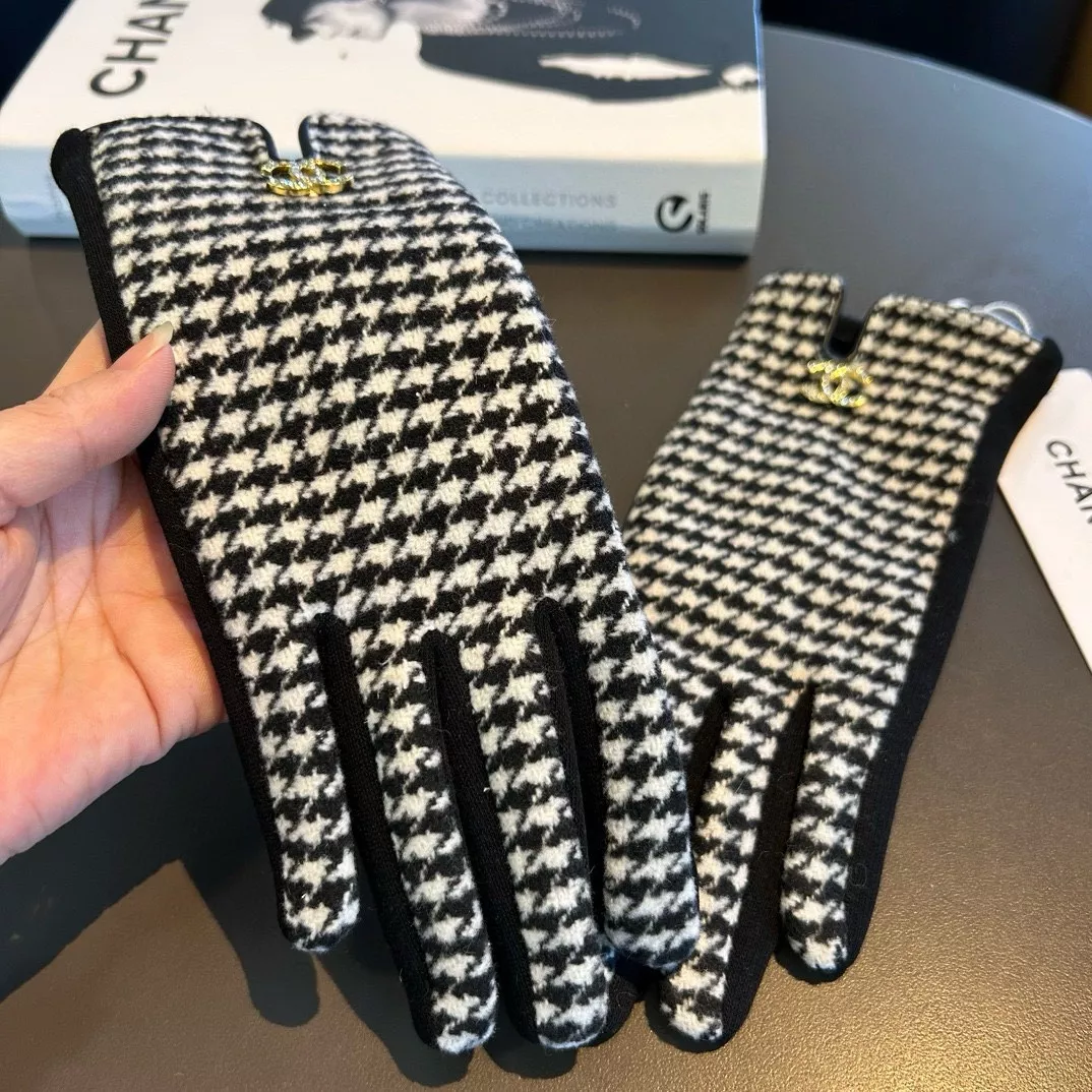 Chanel Gloves Durable 1965