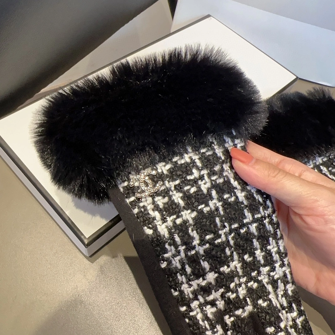 Chanel Gloves Durable 2570