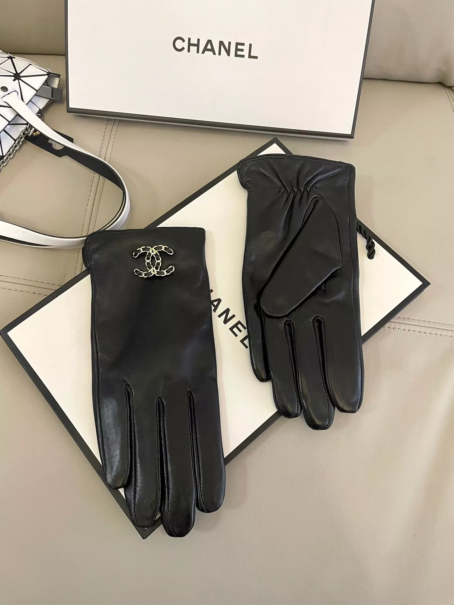 Chanel Gloves For Women Compact 5956