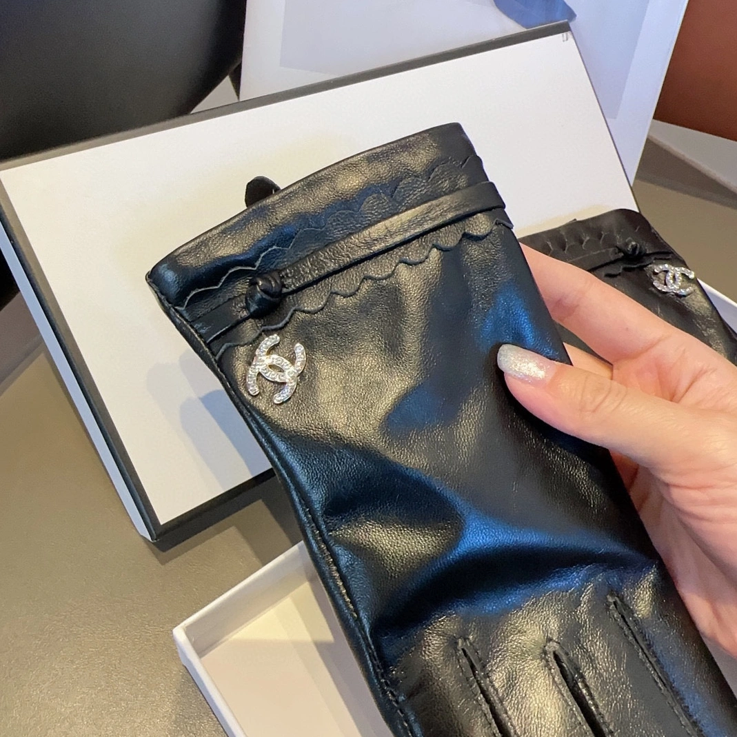 Chanel Gloves For Women Durable 9711