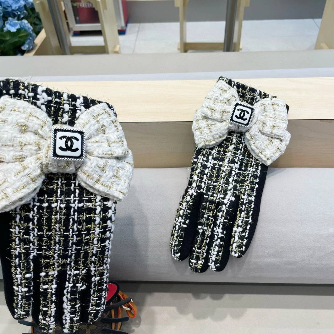 Chanel Gloves For Women Sleek 430