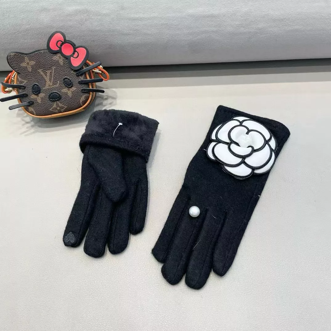 Chanel Gloves For Women Versatile 9381