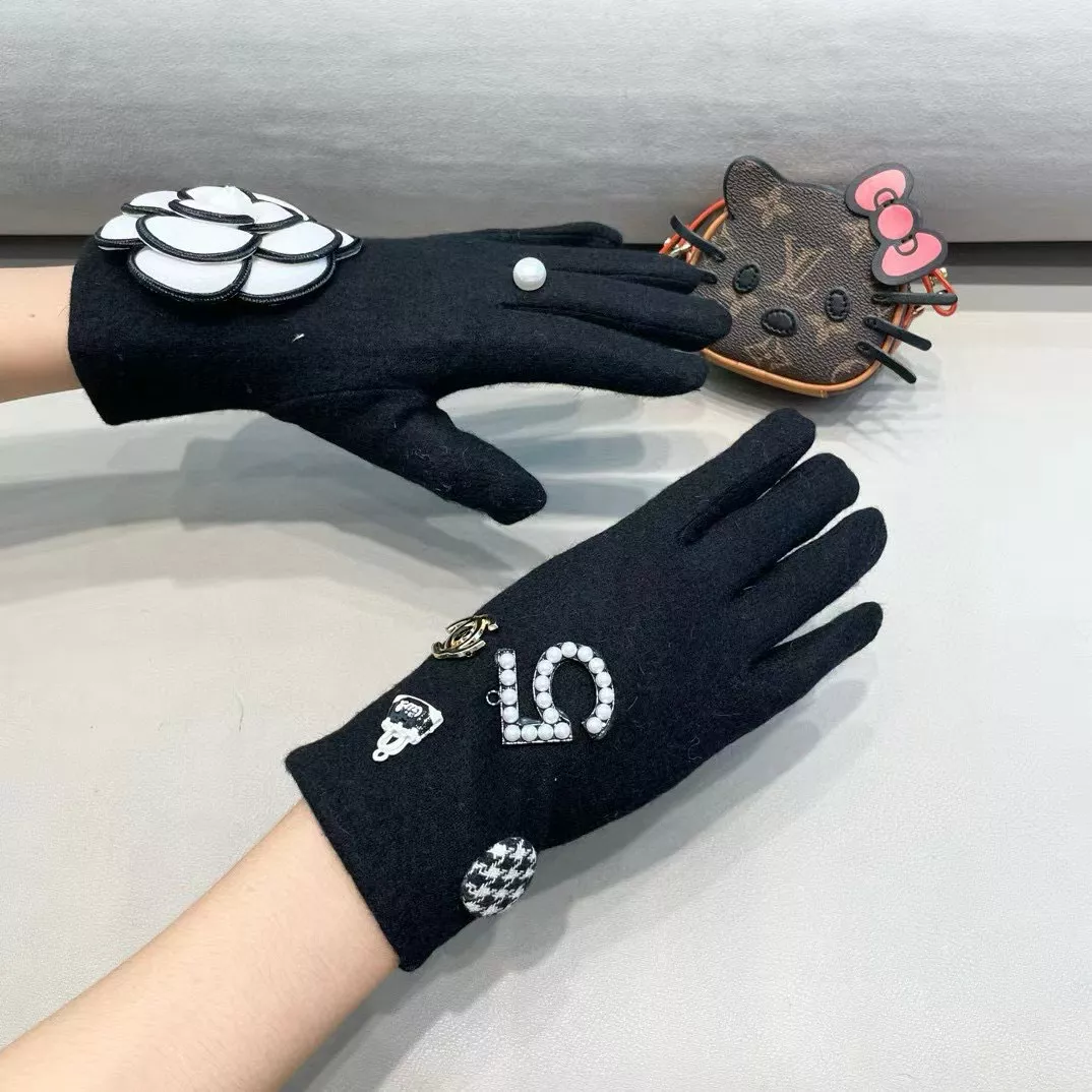 Chanel Gloves For Women Versatile 9381