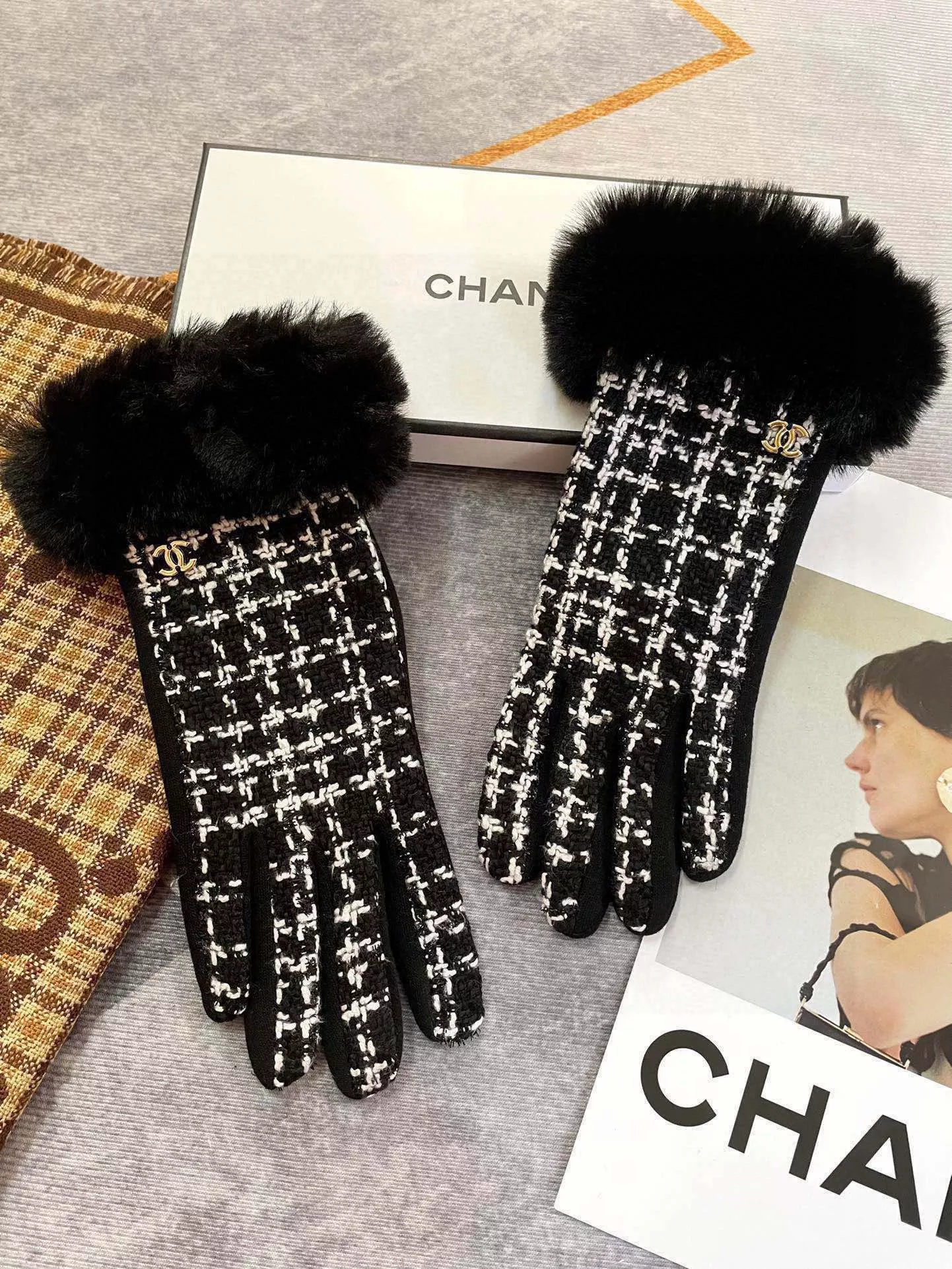 Chanel Gloves For Women Vibrant 9296