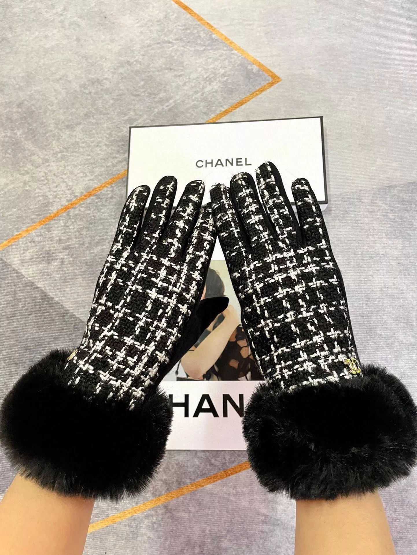 Chanel Gloves For Women Vibrant 9296
