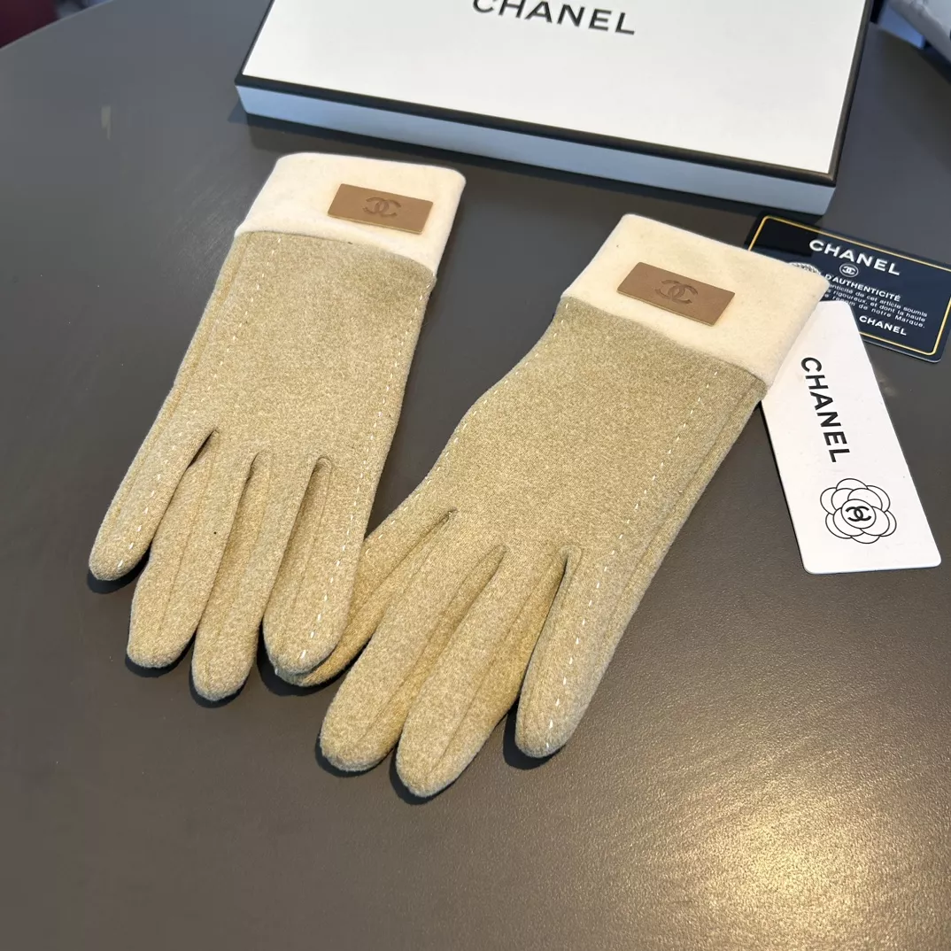 Chanel Gloves Practical 353