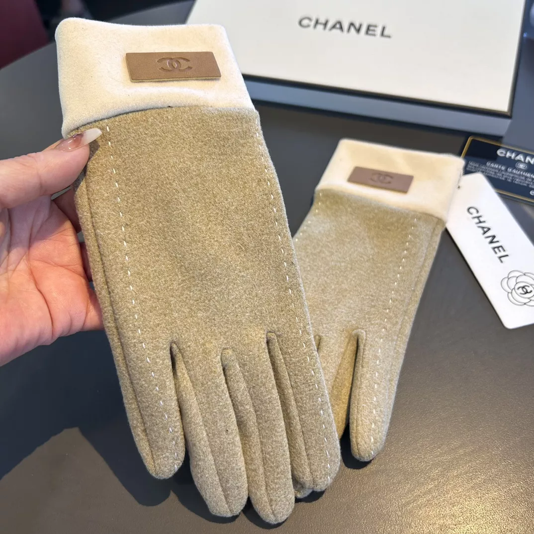 Chanel Gloves Practical 353