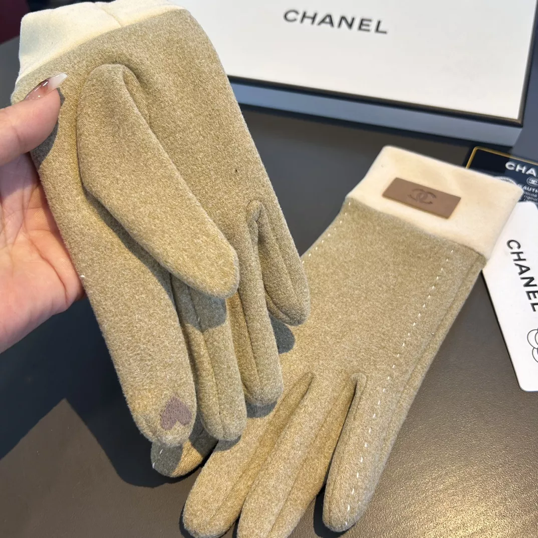 Chanel Gloves Practical 353