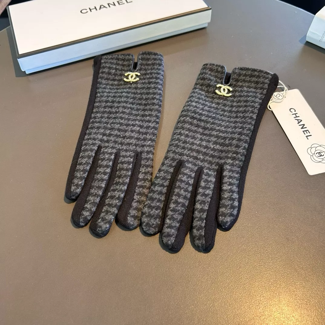 Chanel Gloves Practical 3972