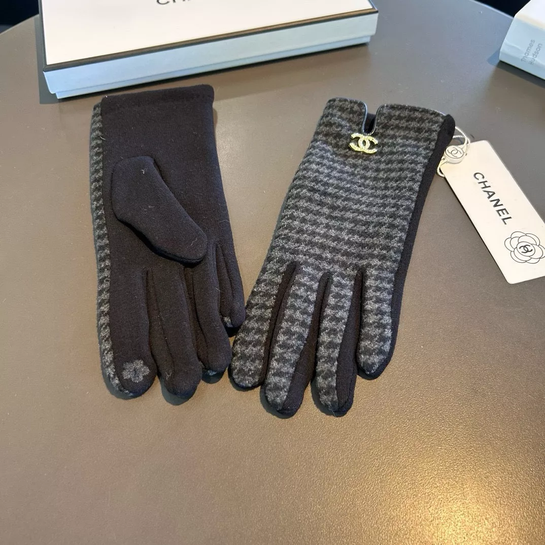 Chanel Gloves Practical 3972
