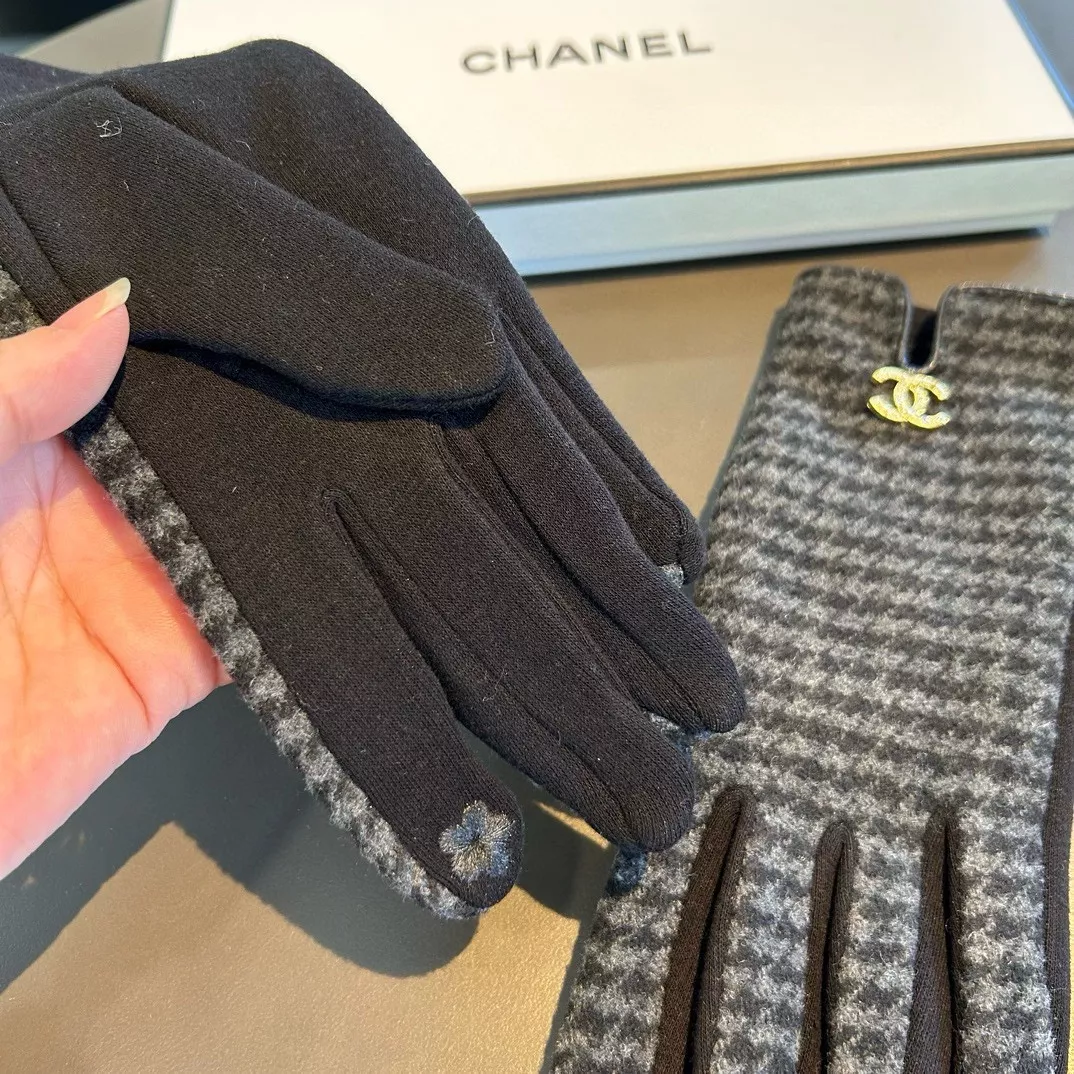 Chanel Gloves Practical 3972