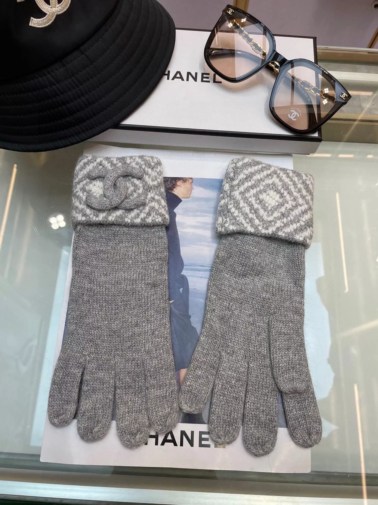 Chanel Gloves Unique 3814