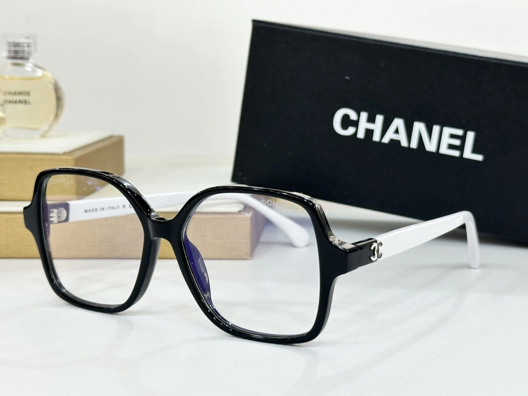 Chanel Goggles Classic 438