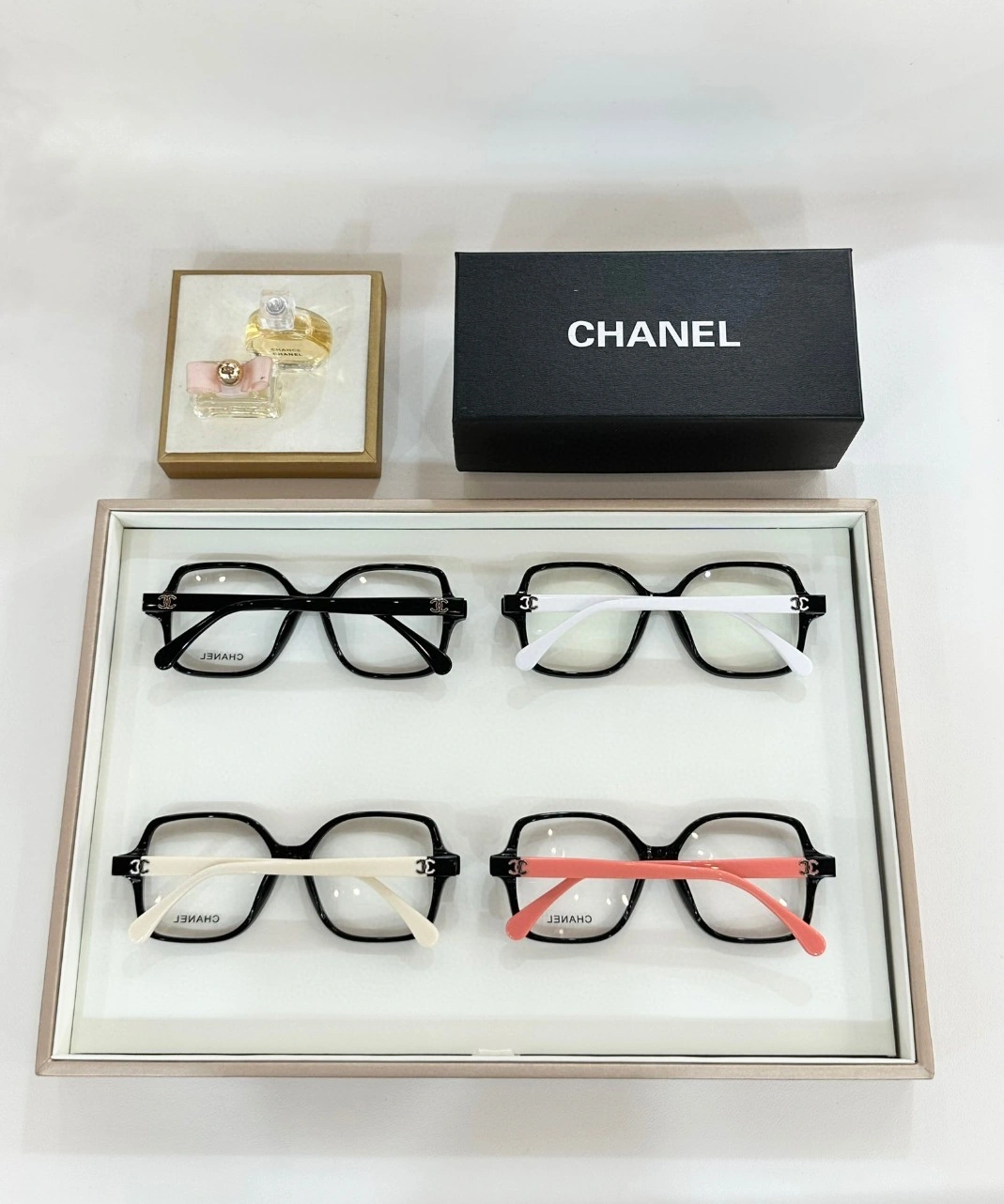 Chanel Goggles Classic 438