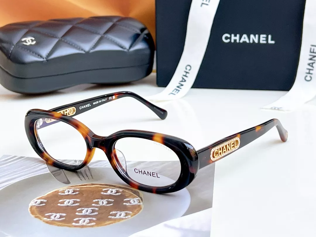 Chanel Goggles WellDesigned 3958