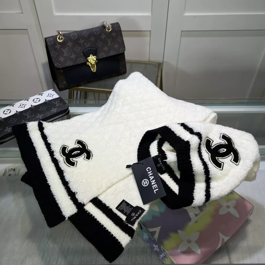 Chanel Hat and Scarf Set Trendy 9355