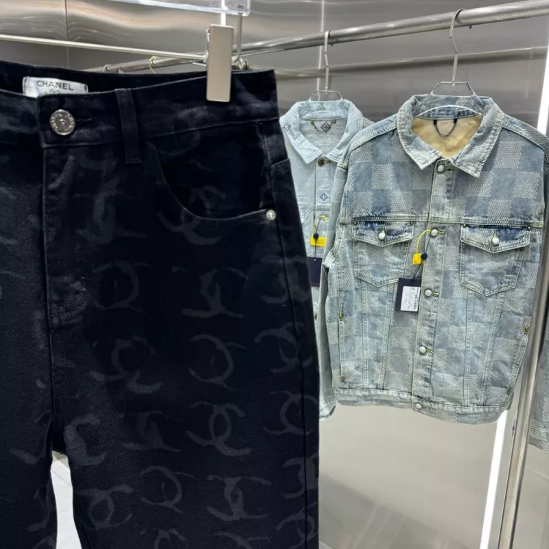 Chanel Jeans For Unisex Vibrant 8011