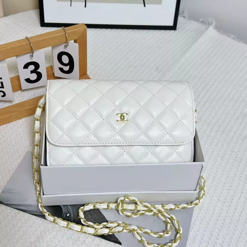Chanel Messenger Bags For Women Lightweight 2899