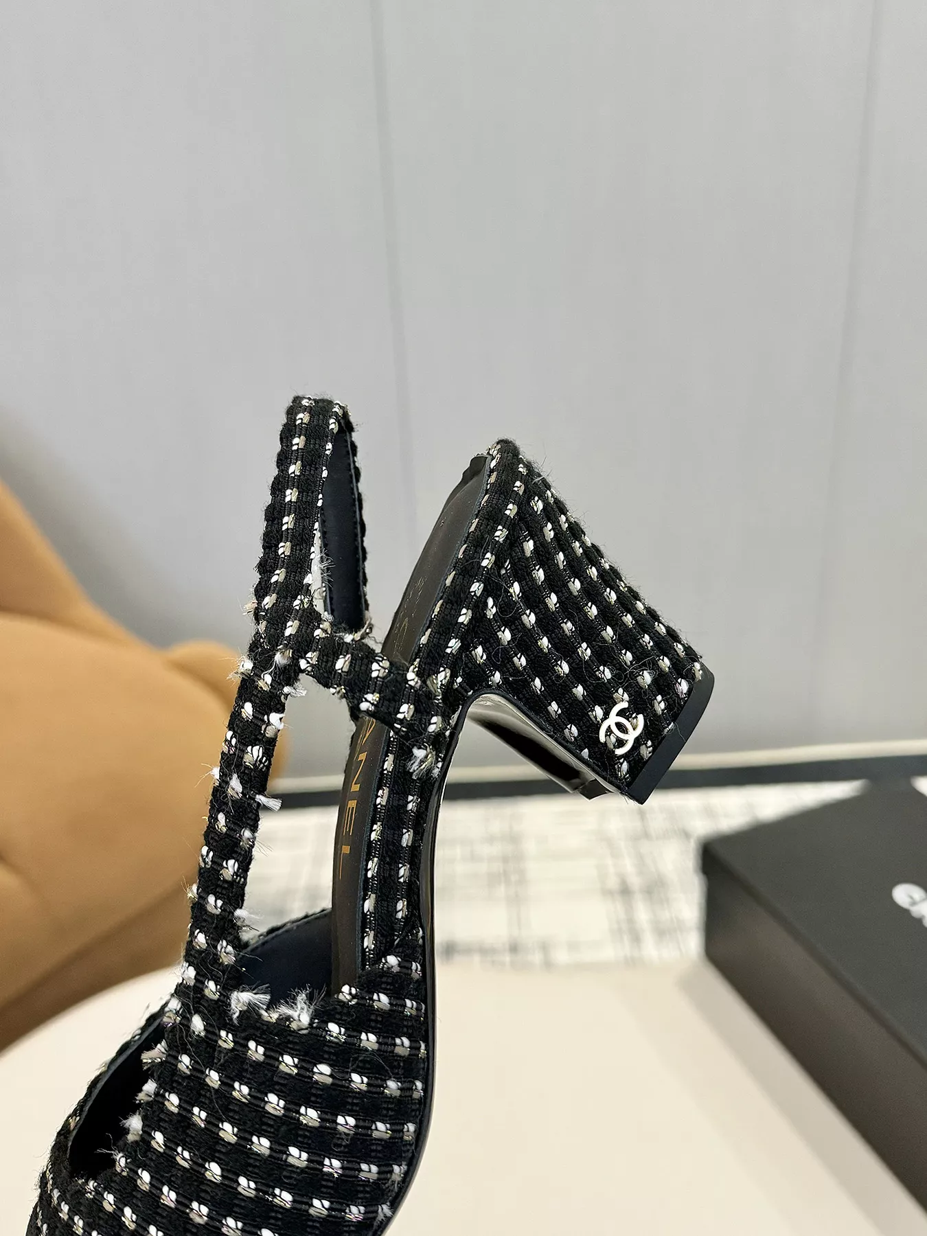 Chanel Sandal For Women Compact 3763