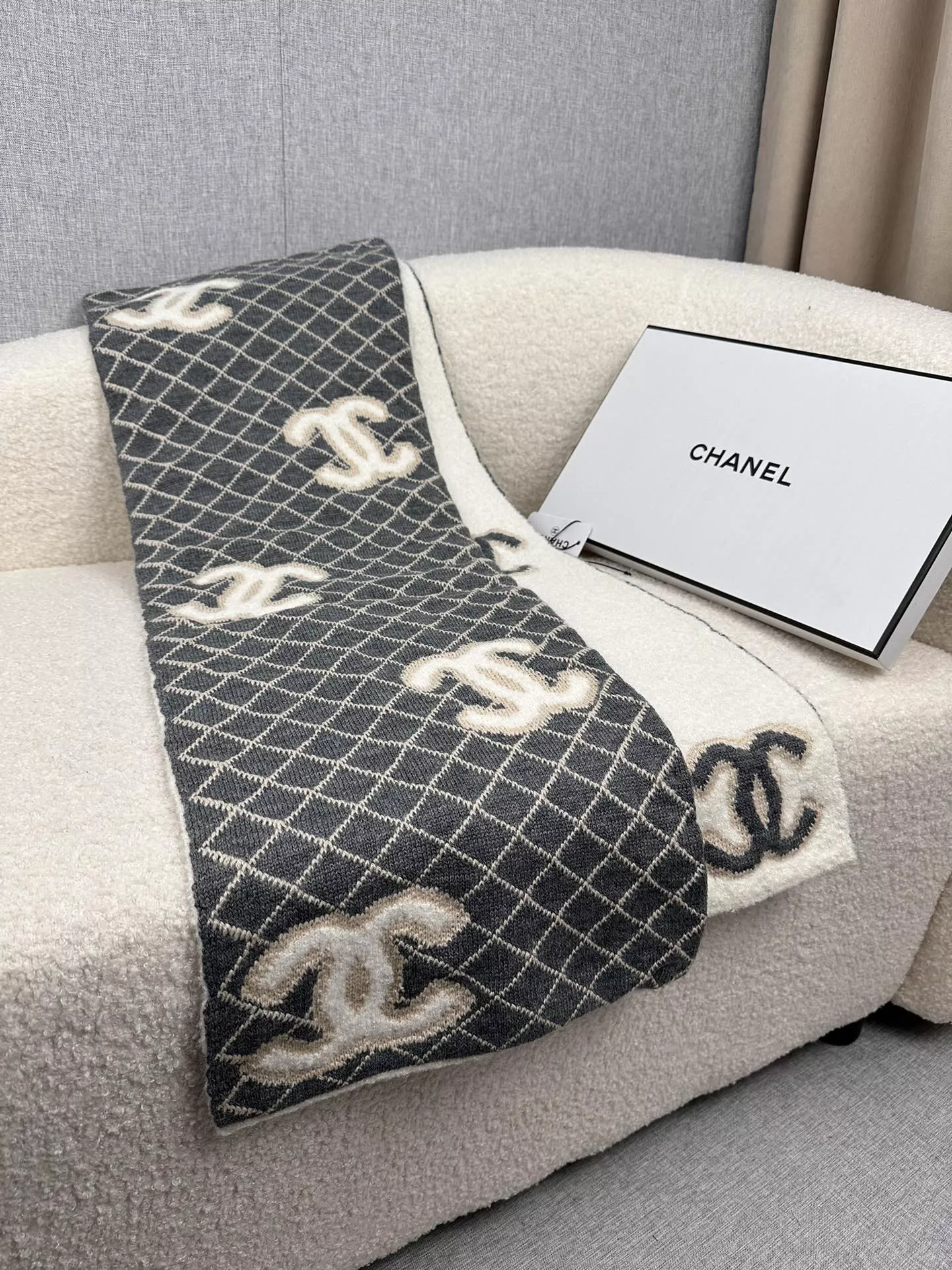 Chanel Scarves For Women Compact 2800