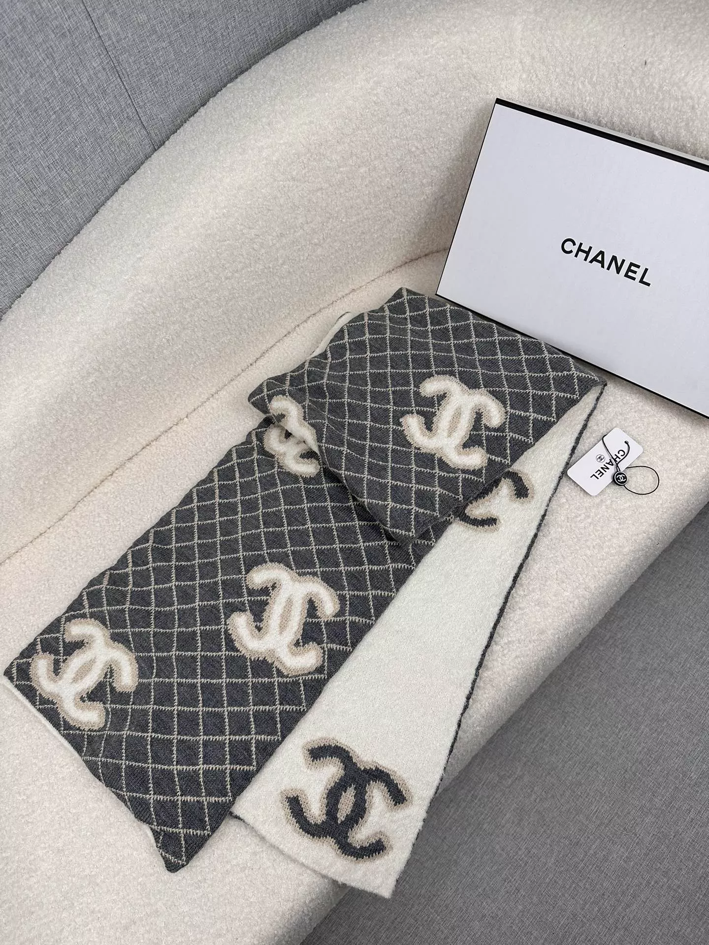 Chanel Scarves For Women Compact 2800