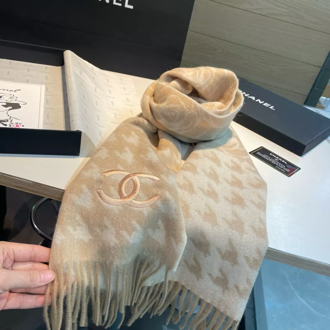 Chanel Scarves For Women Flexible 5328