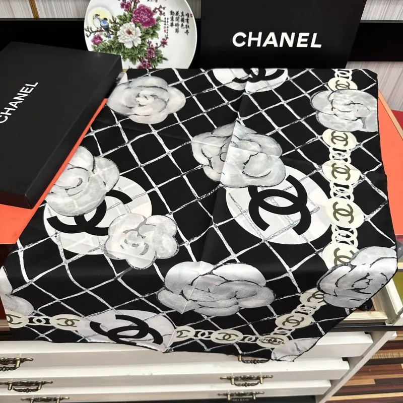 Chanel Silk Squares Compact 5884