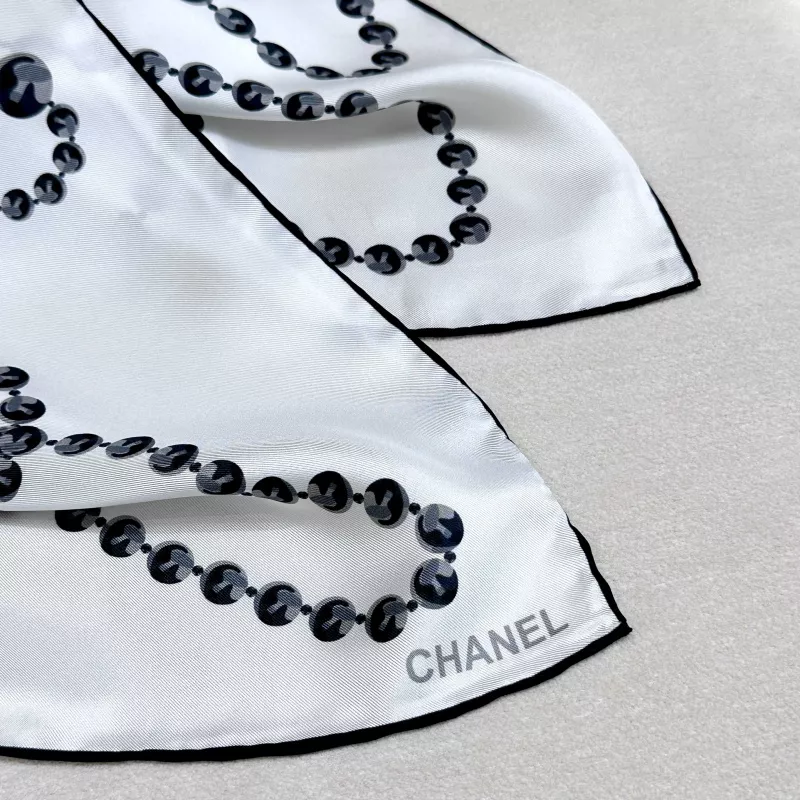 Chanel Silk Squares Reliable 601
