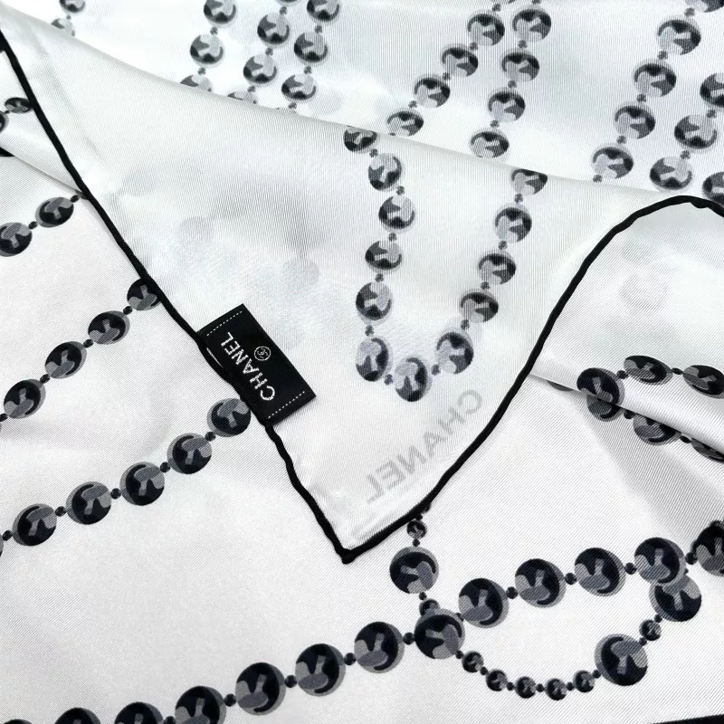 Chanel Silk Squares Reliable 601