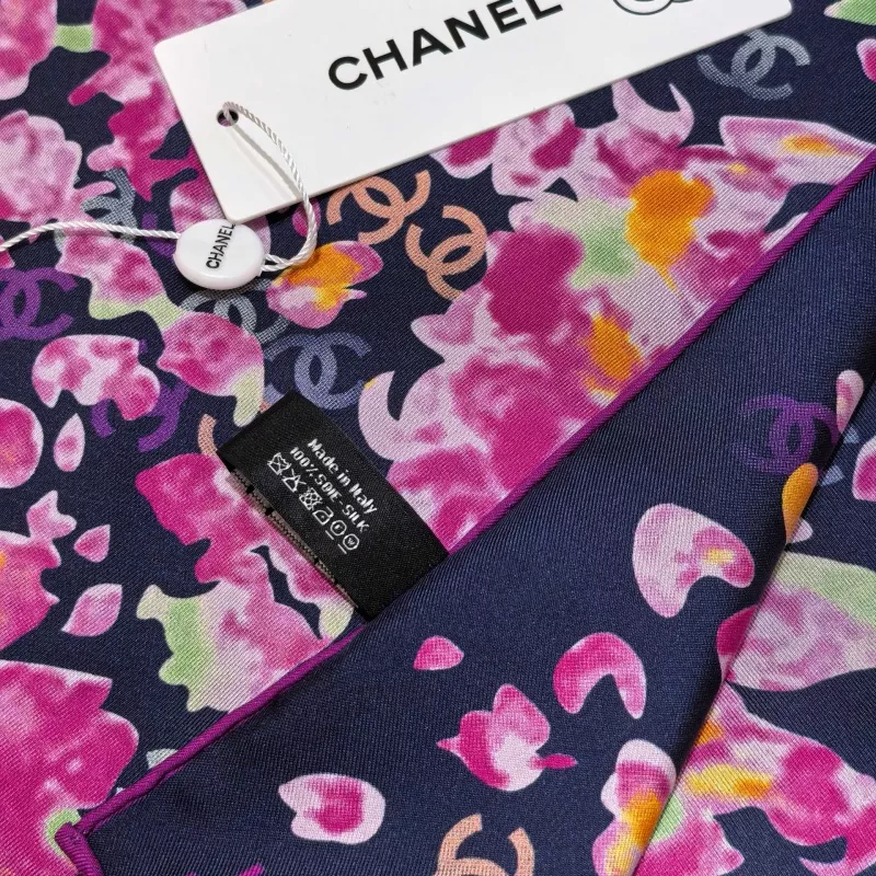 Chanel Silk Squares Trendy 4976