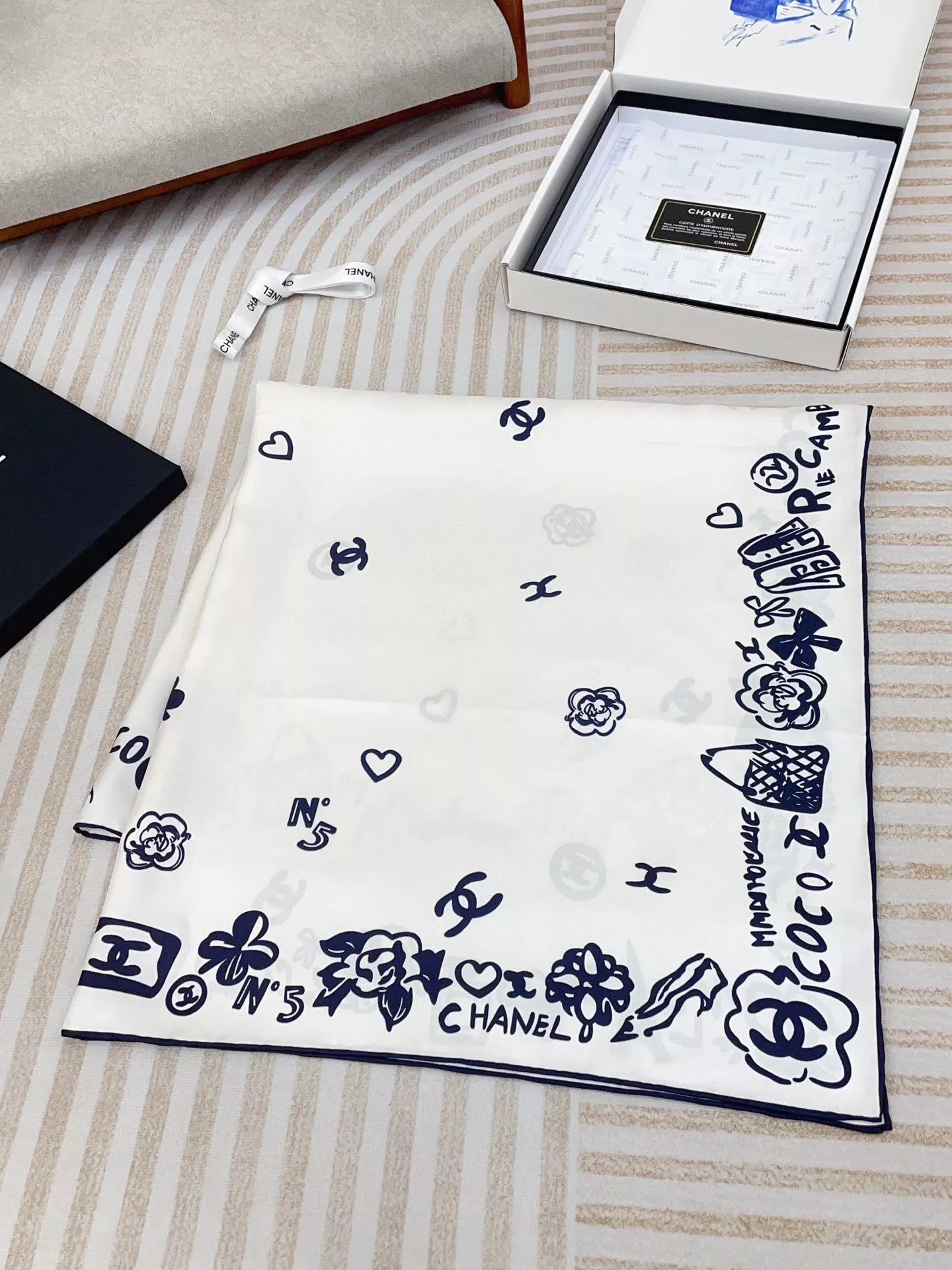 Chanel Silk Squares Unique 232