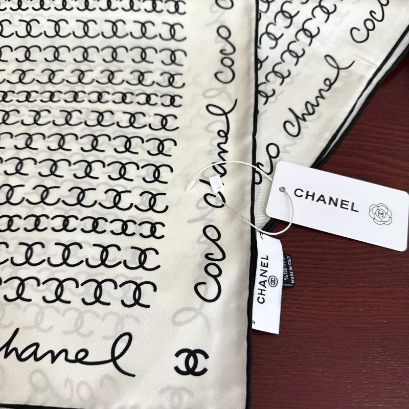 Chanel Silk Squares Unique 4040