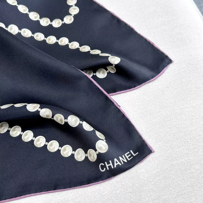 Chanel Silk Squares WellDesigned 8506