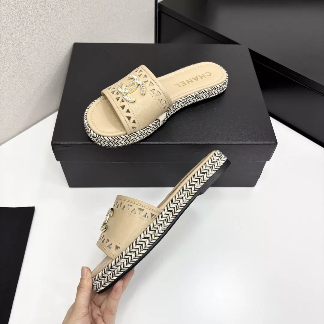 Chanel Slippers For Women Bold 1441